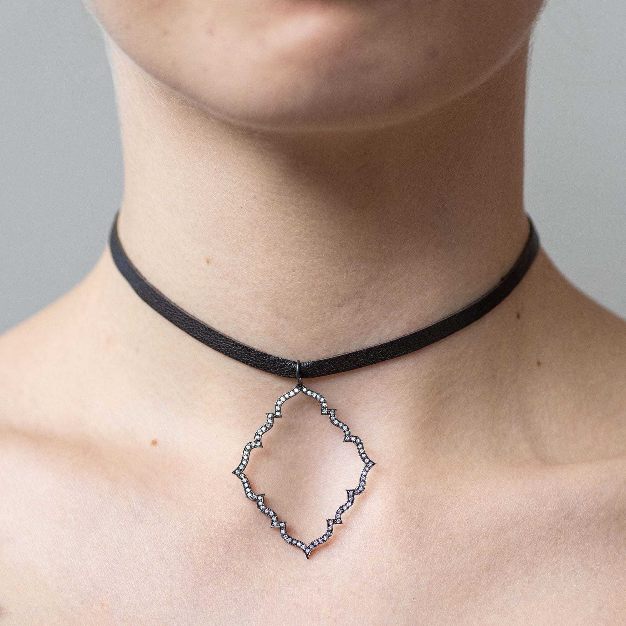  diamond portail choker